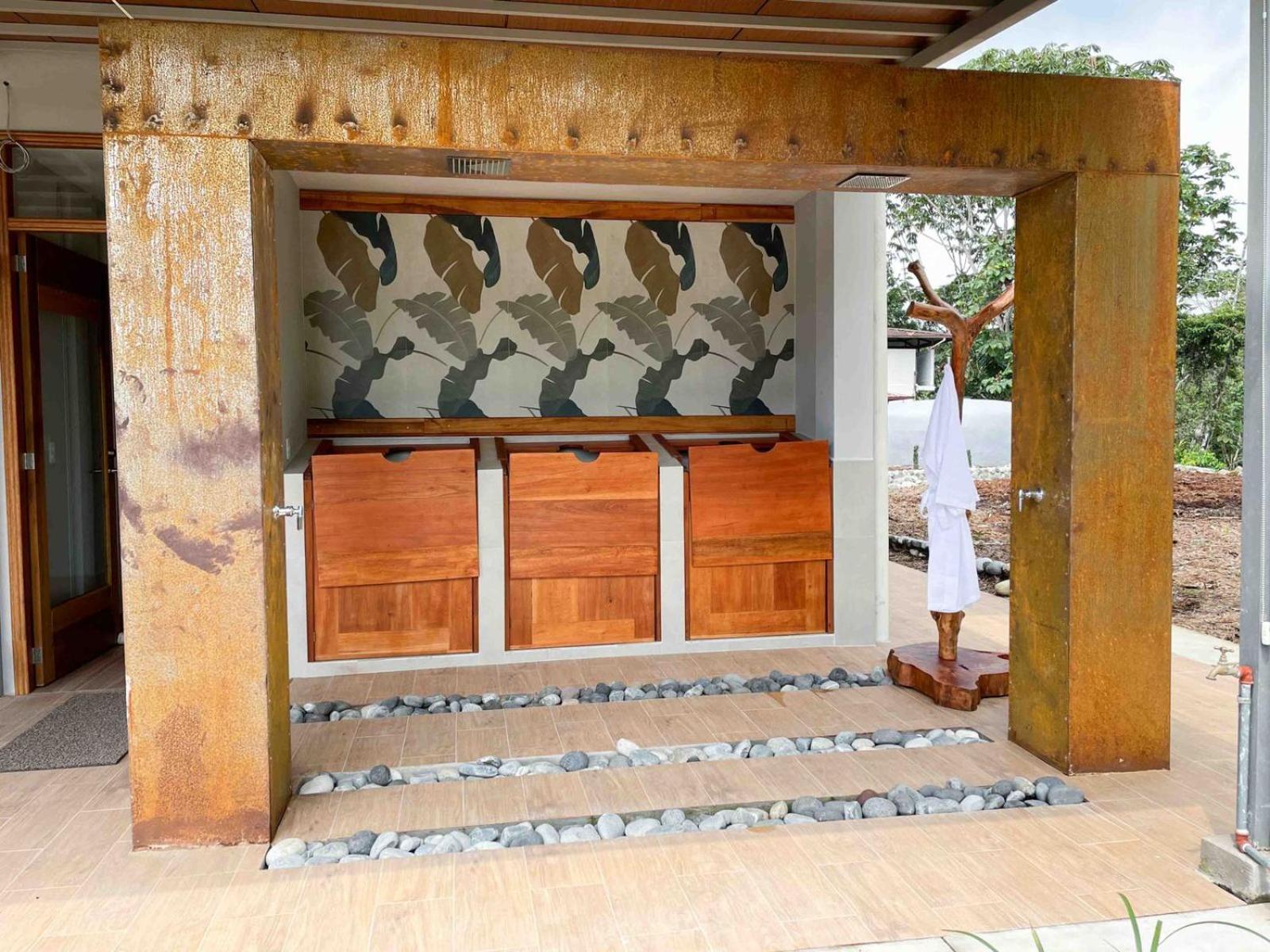 Lodge Vibra Healing Y Teniente Hugo Ortiz