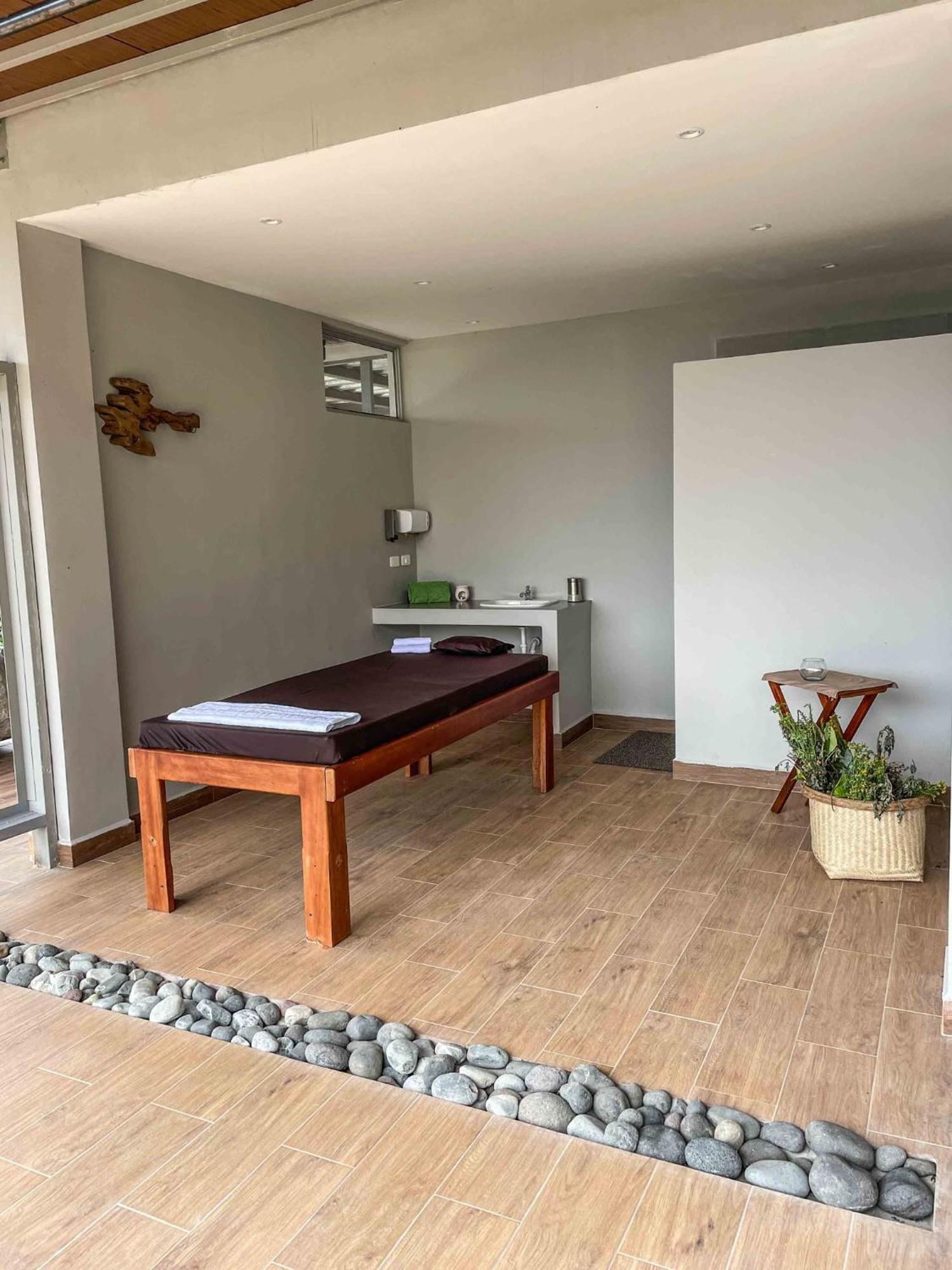 Lodge Vibra Healing Y Teniente Hugo Ortiz